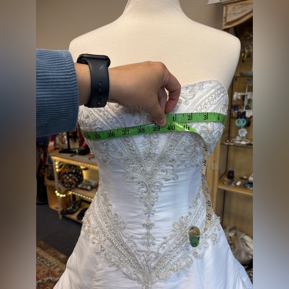 Imperial Elegant Strapless beaded Wedding Dress GORGEOUS!size 12-see pics EUC - Picture 6 of 17